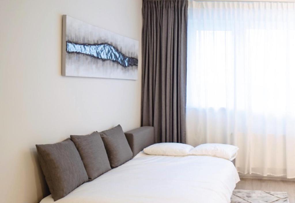 Tran Chien Apartment With Free Private Parking プラハ エクステリア 写真
