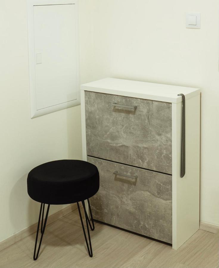 Tran Chien Apartment With Free Private Parking プラハ エクステリア 写真